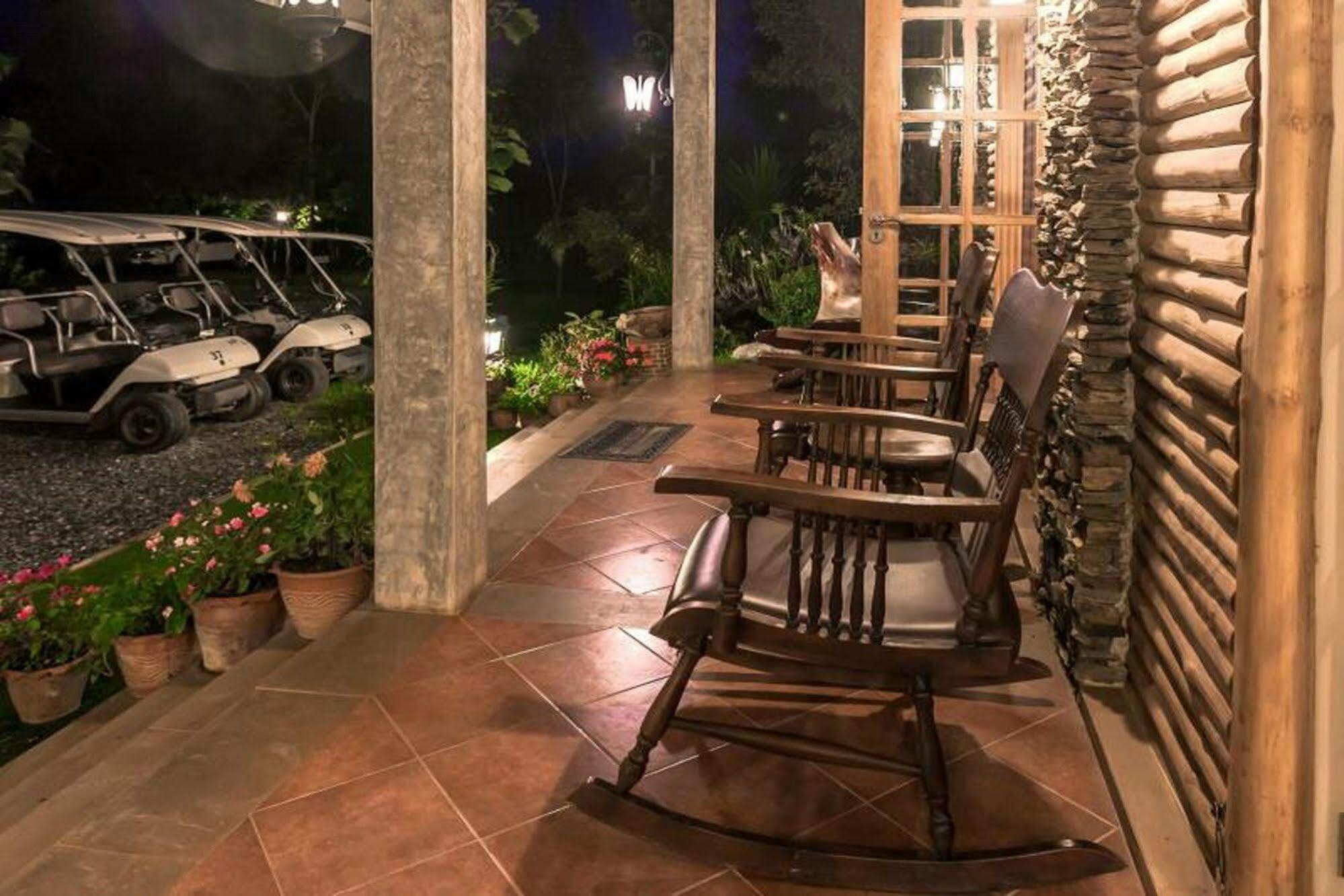 Phukumhom Khao Yai Hotel Wangkata Eksteriør billede
