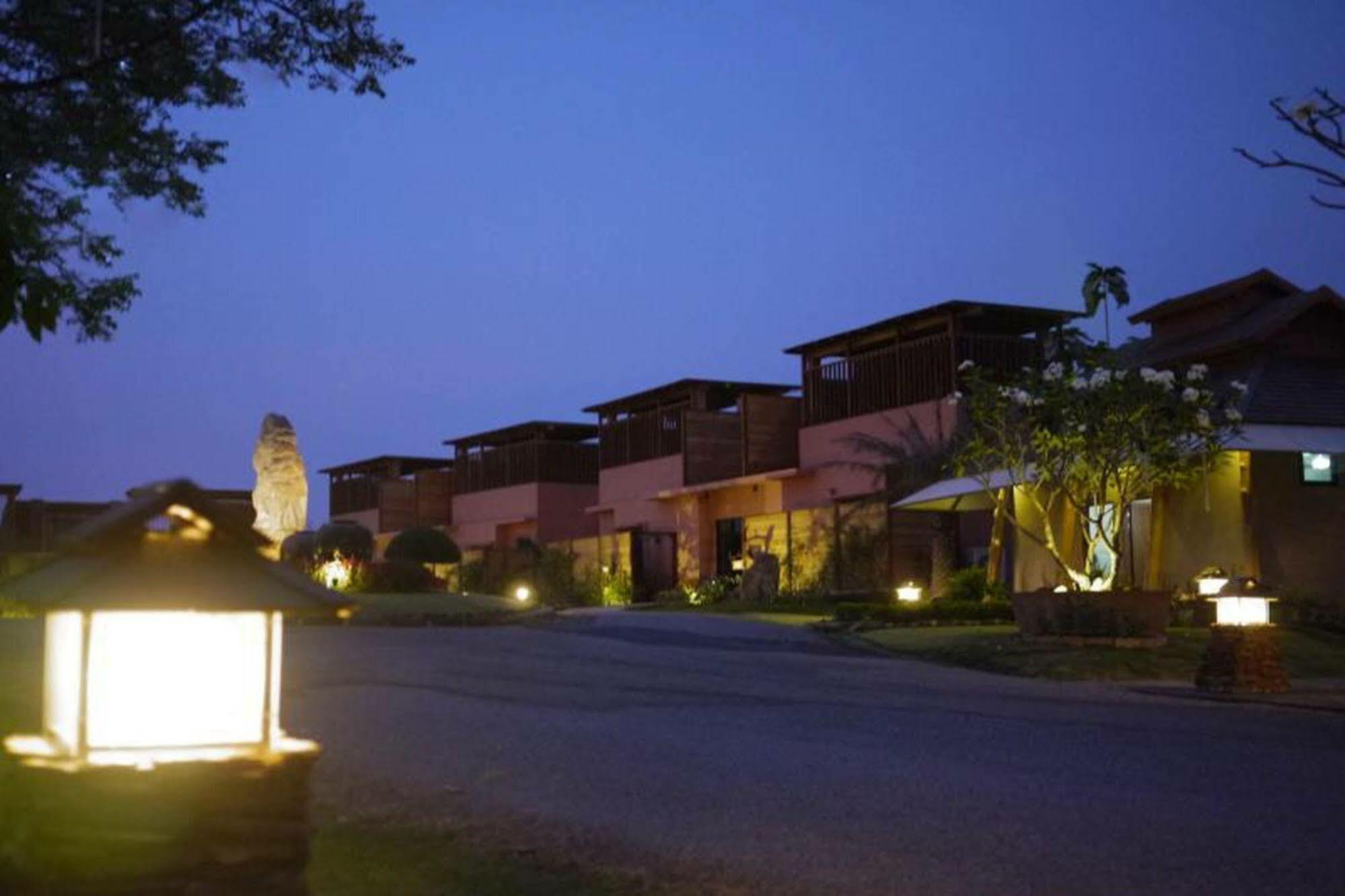 Phukumhom Khao Yai Hotel Wangkata Eksteriør billede